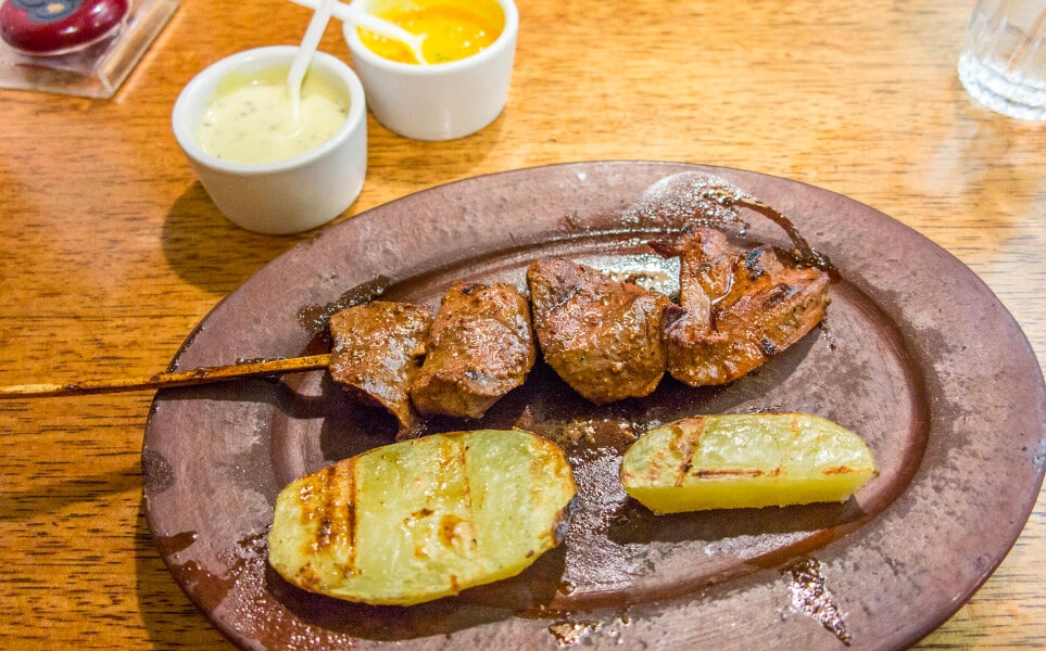 voyage-perou-gastronomie-anticuchos-tirc33