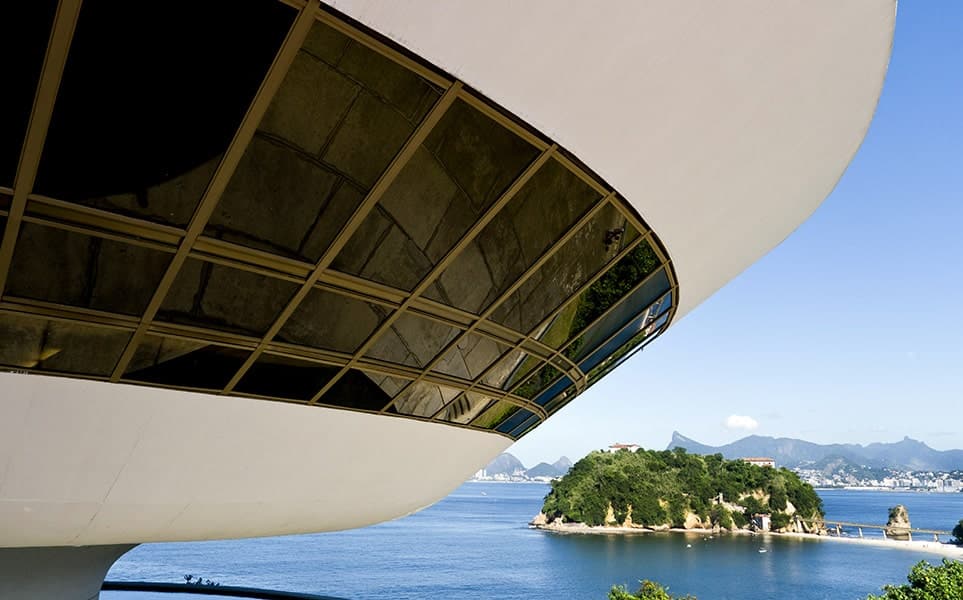 voyage-bresil-rio-niteroi-niemeyer-gustavo-nacht-unsplash